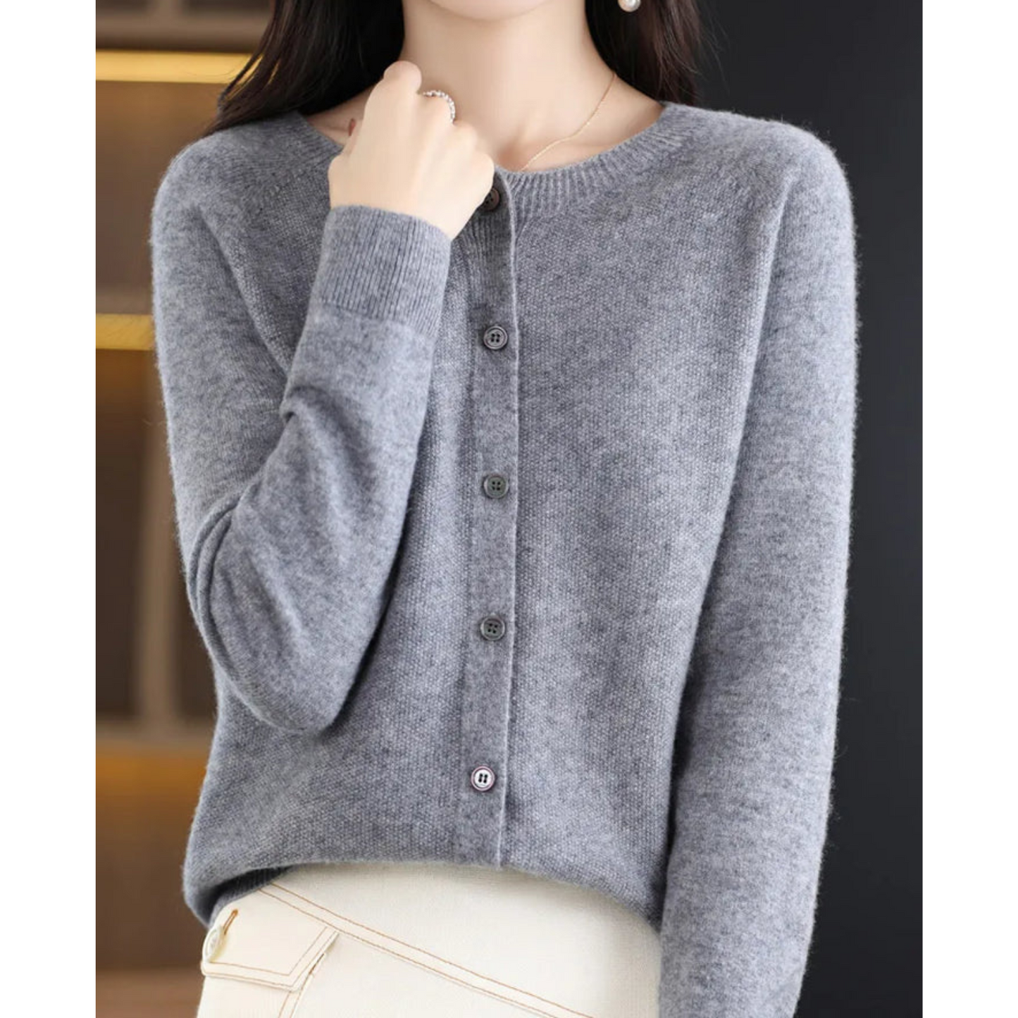 Arianne Cardigan – Stilvolle Wärme & Eleganz