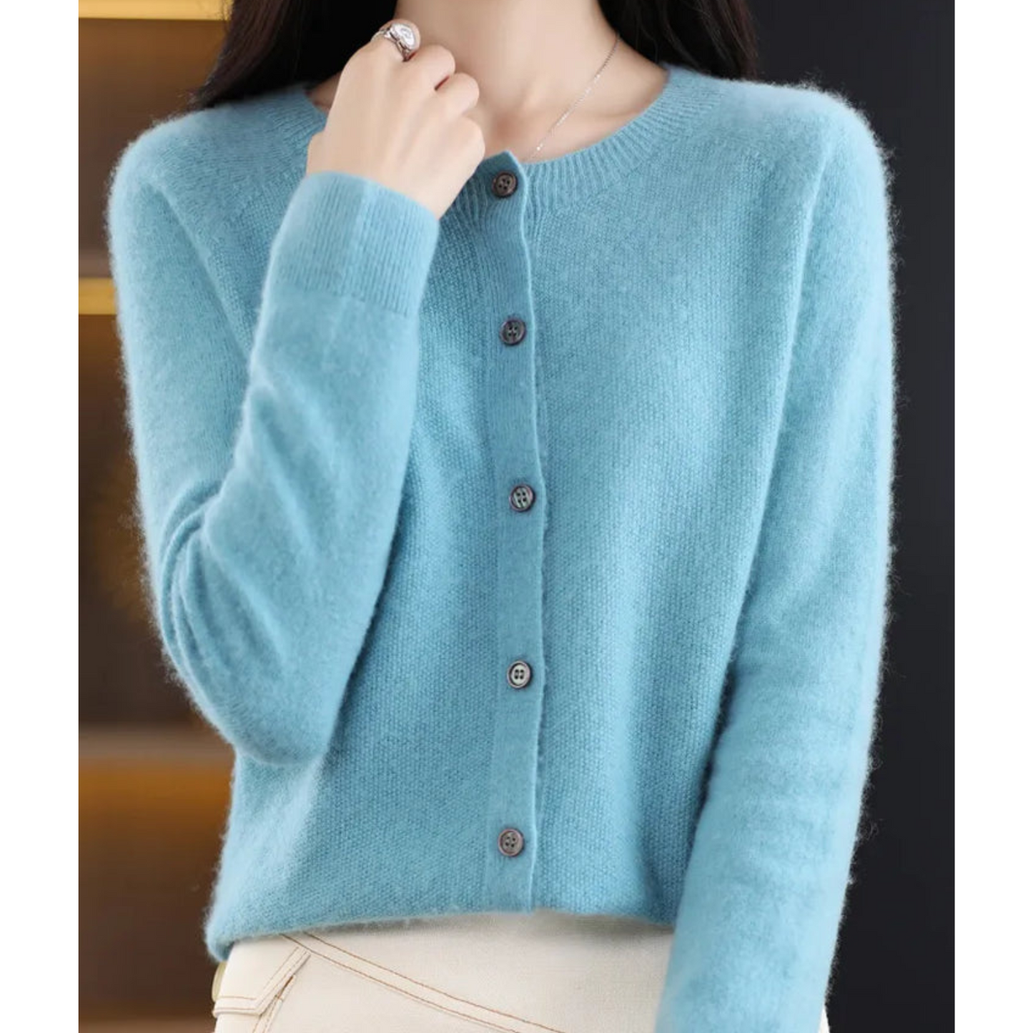 Arianne Cardigan – Stilvolle Wärme & Eleganz