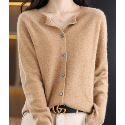 Arianne Cardigan – Stilvolle Wärme & Eleganz