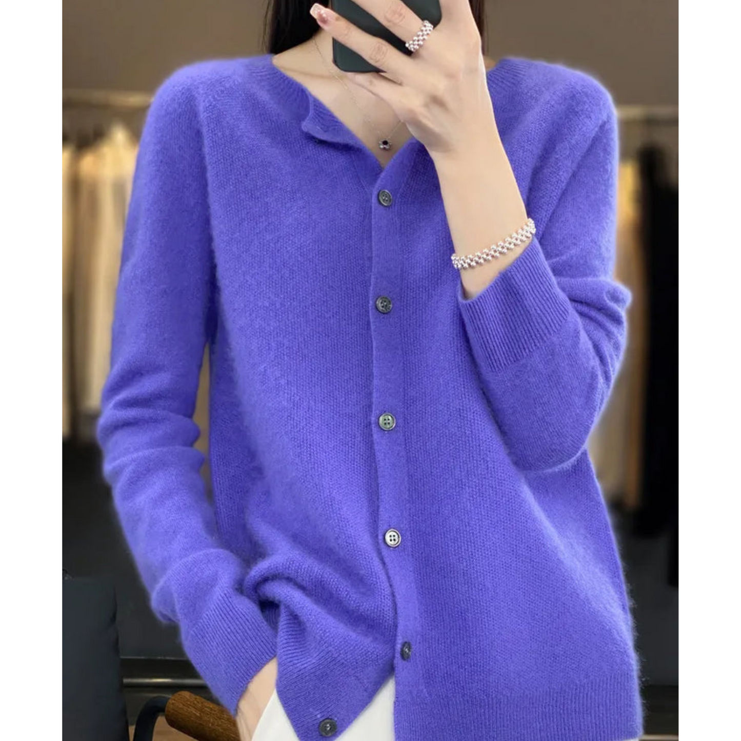 Arianne Cardigan – Stilvolle Wärme & Eleganz