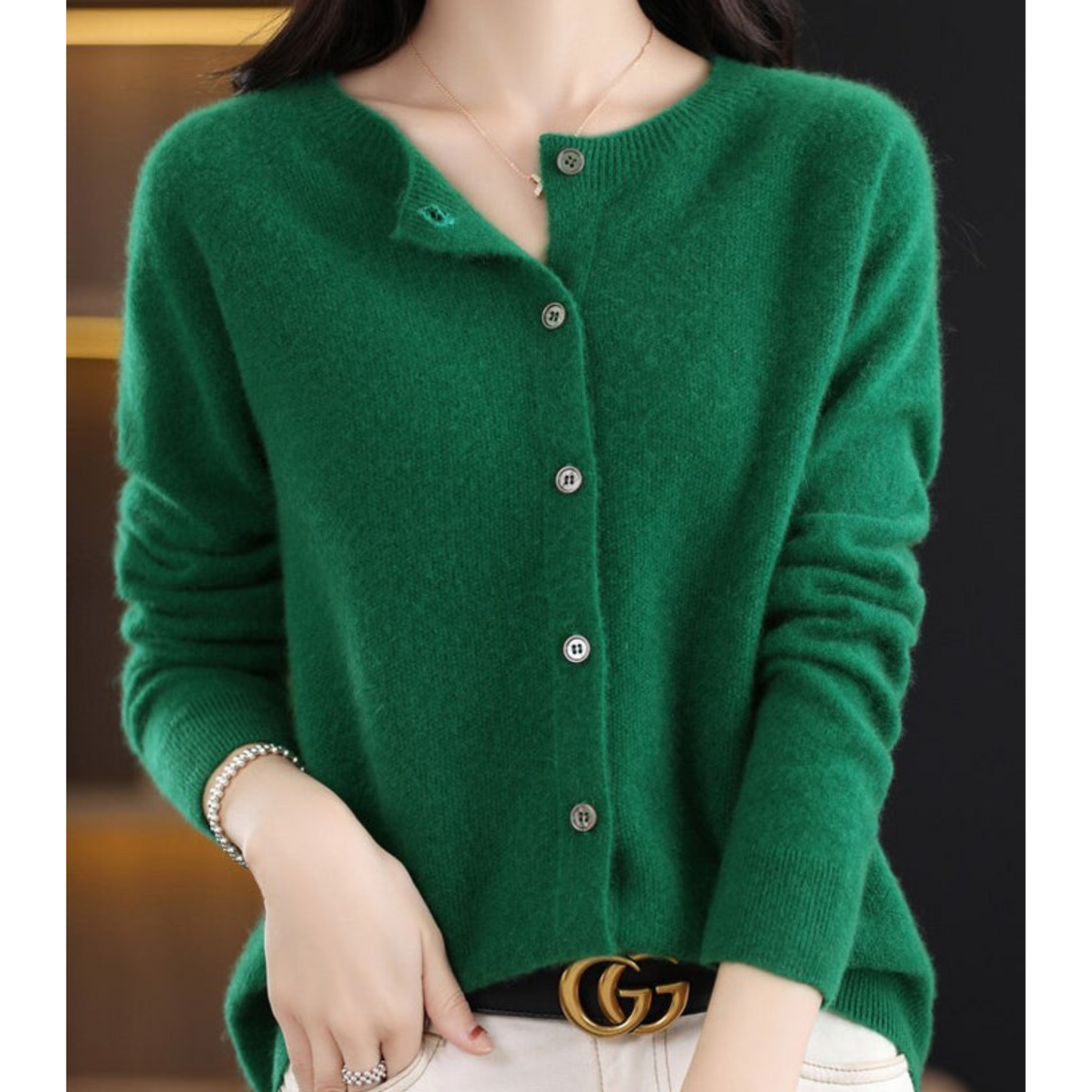 Arianne Cardigan – Stilvolle Wärme & Eleganz