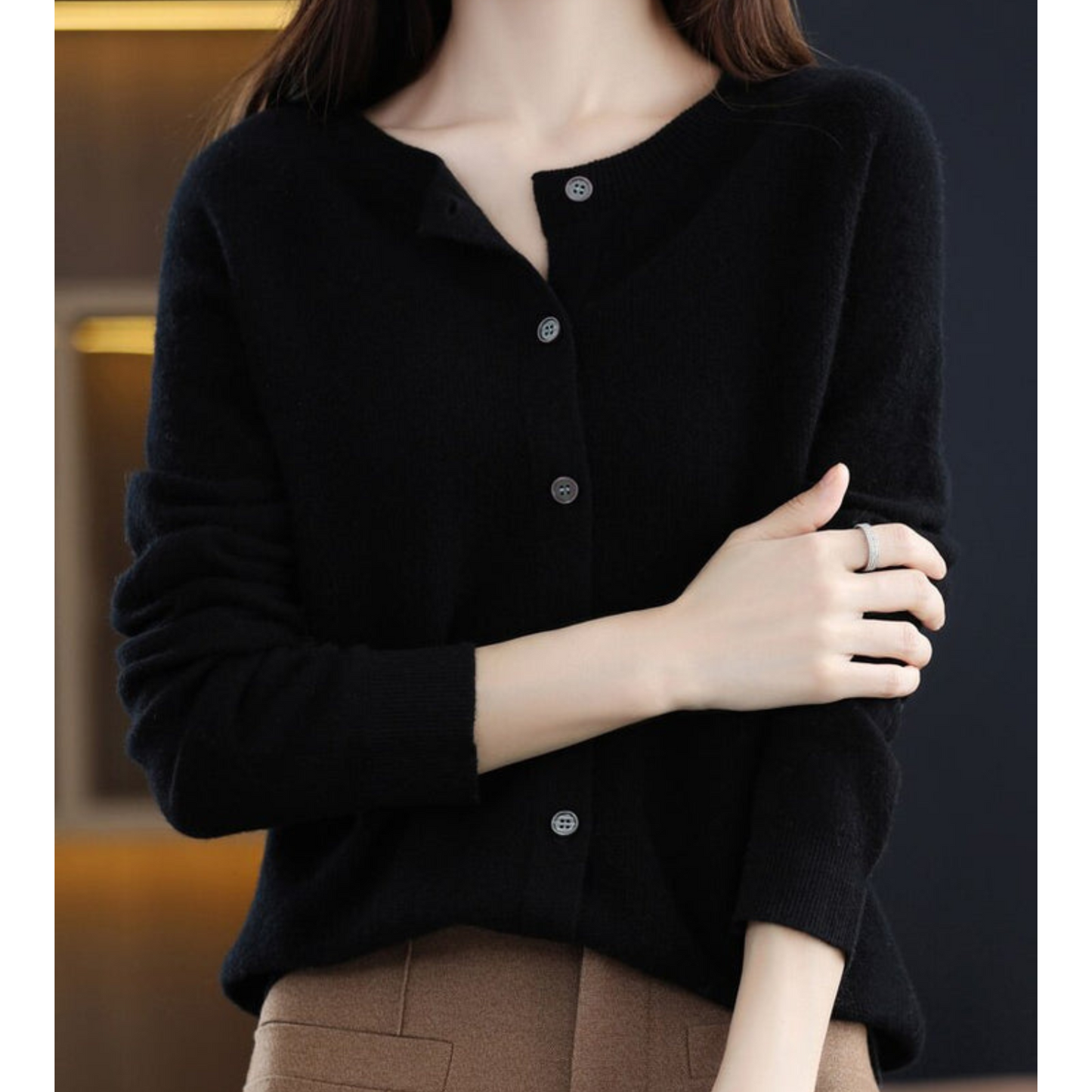 Arianne Cardigan – Stilvolle Wärme & Eleganz