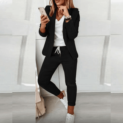 Arianna -  Blazer und Jogger für Frauen - Eleganz & Glanz