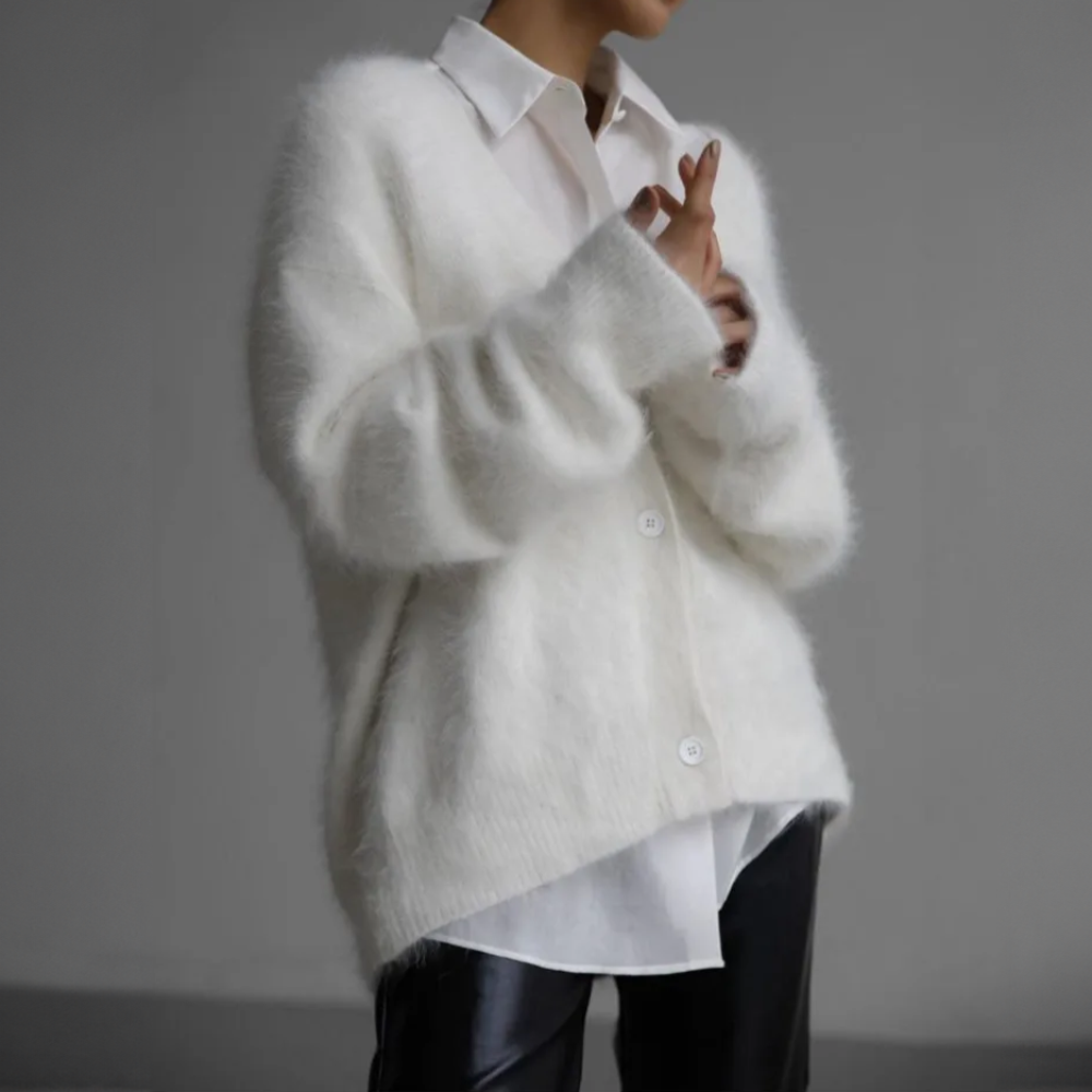 Laura Kaschmir Couture Luxuriöse Strickjacke mit zeitlosem Chic